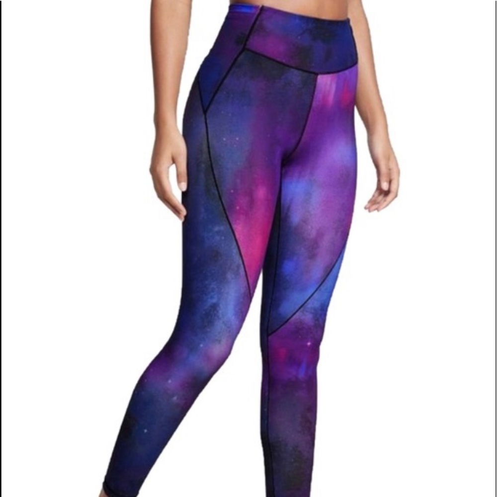 VICTORIA'S SECRET
Sweat On Point Legging